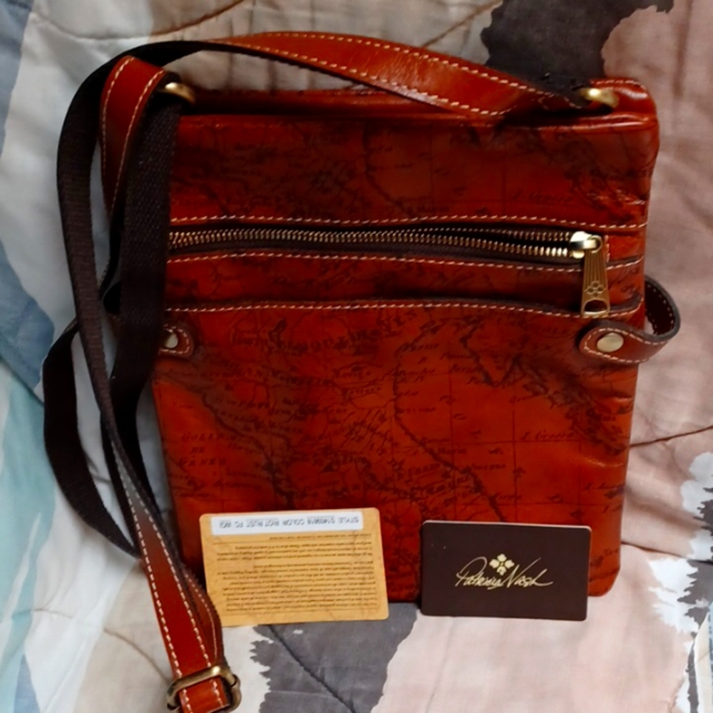 Patricia Nash handbag NEW brown, adjustable strap, 11 x 9 inches